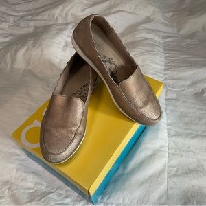 Aetrex Chrissy rose gold size 7.5-8